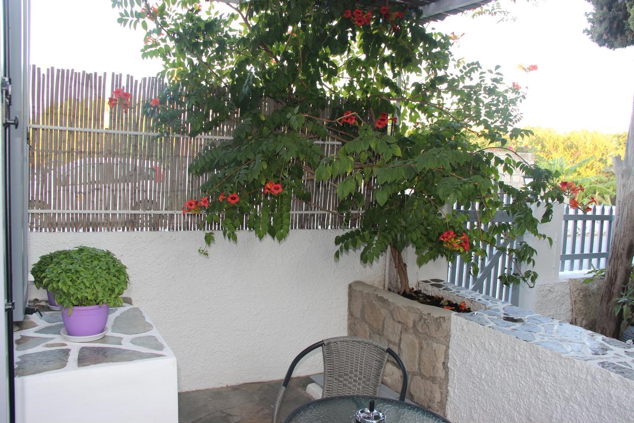 Gerania Milos Apartment Adamantas  Exterior photo